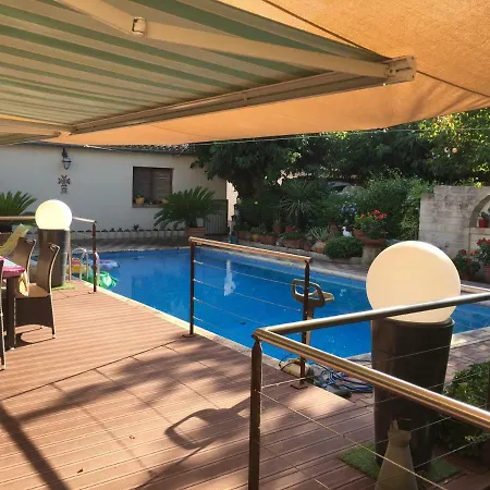 Loft, Avec Piscine Privative Et Parking, A 15 Minutes A Pied Du Centre Et A 20 Mn De La Mer